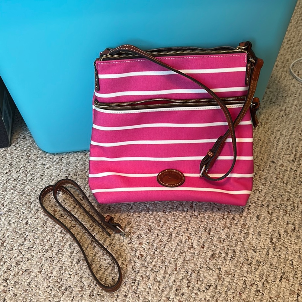 Dooney and Bourke pink purse NWOT